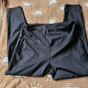 Like New XL Legend Black Women's 3/4 Leggings W/ Pockets